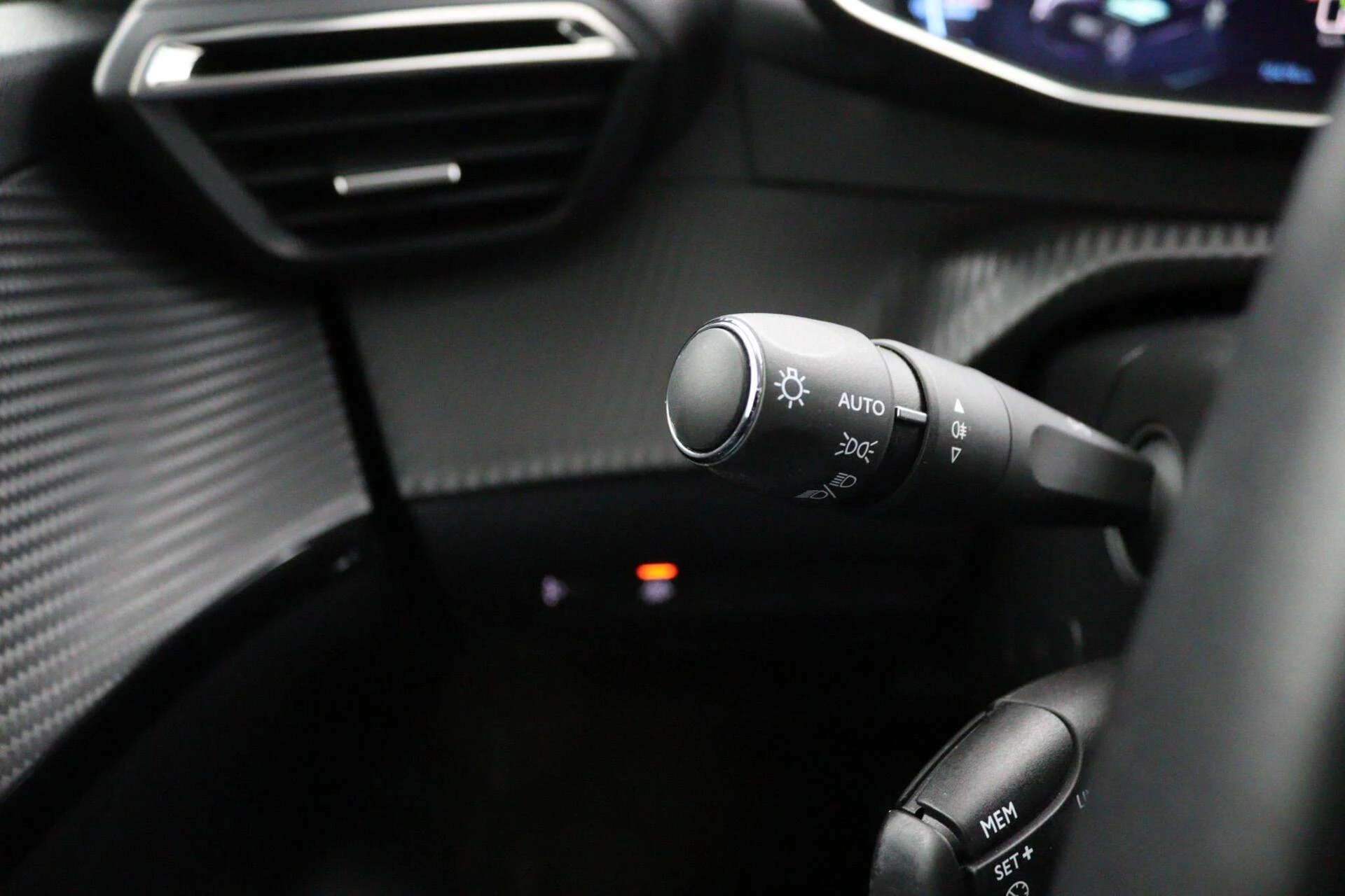 Hoofdafbeelding Peugeot e-208