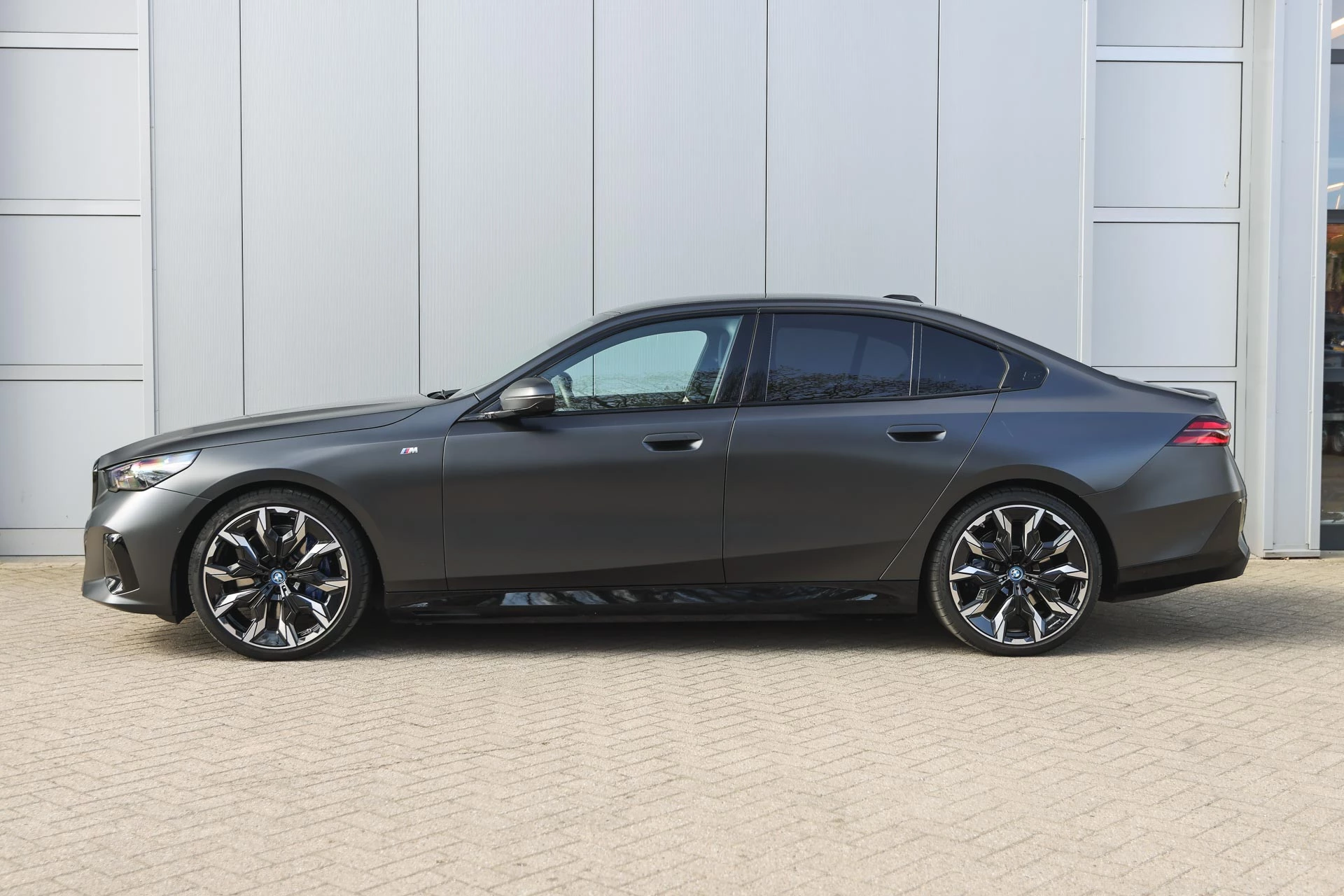 Hoofdafbeelding BMW i5
