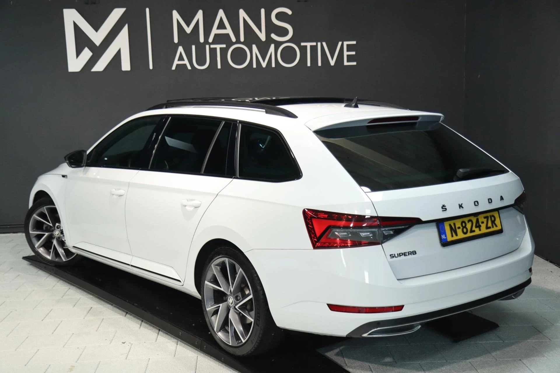 Hoofdafbeelding Škoda Superb