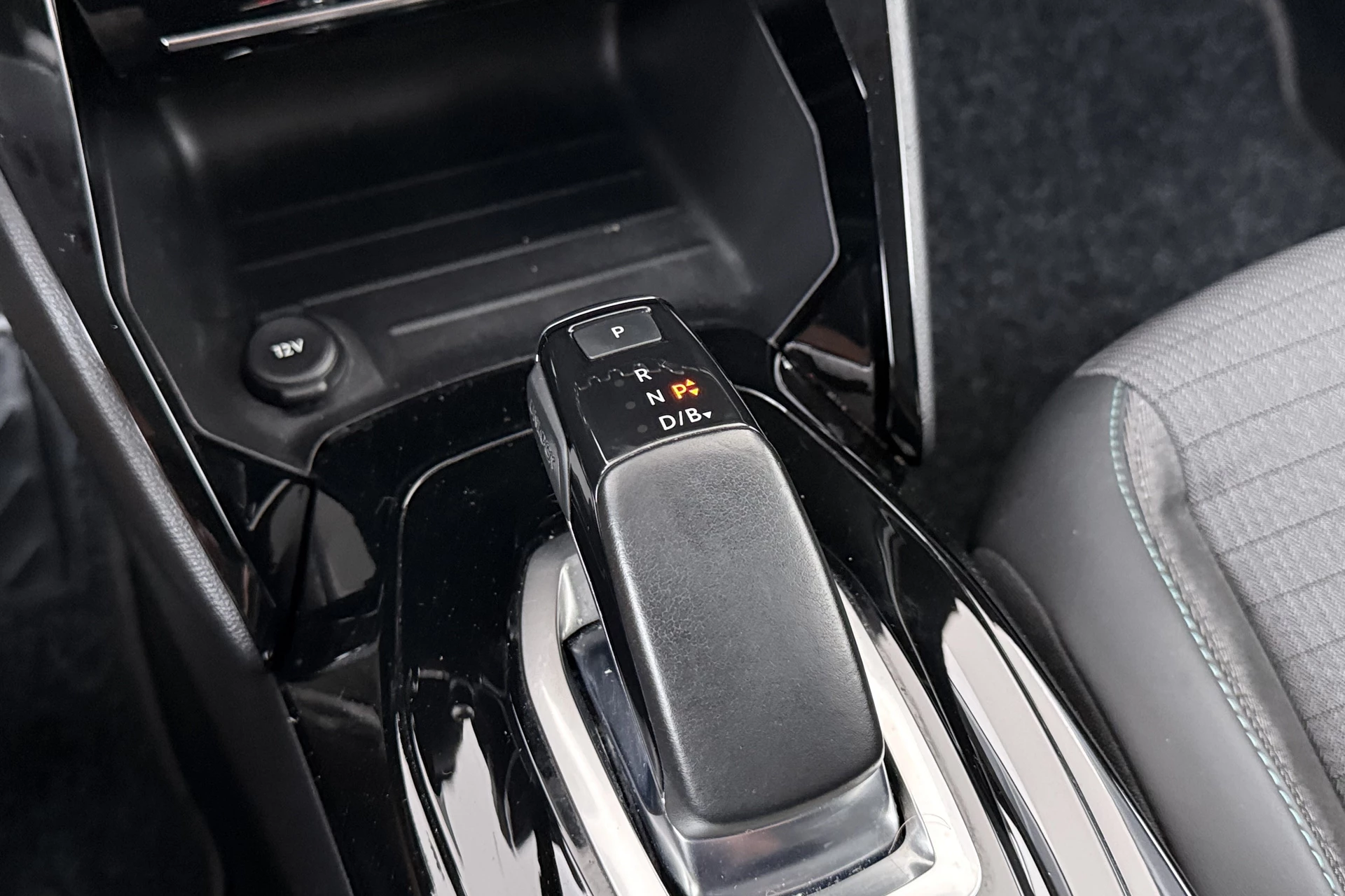 Hoofdafbeelding Peugeot e-208