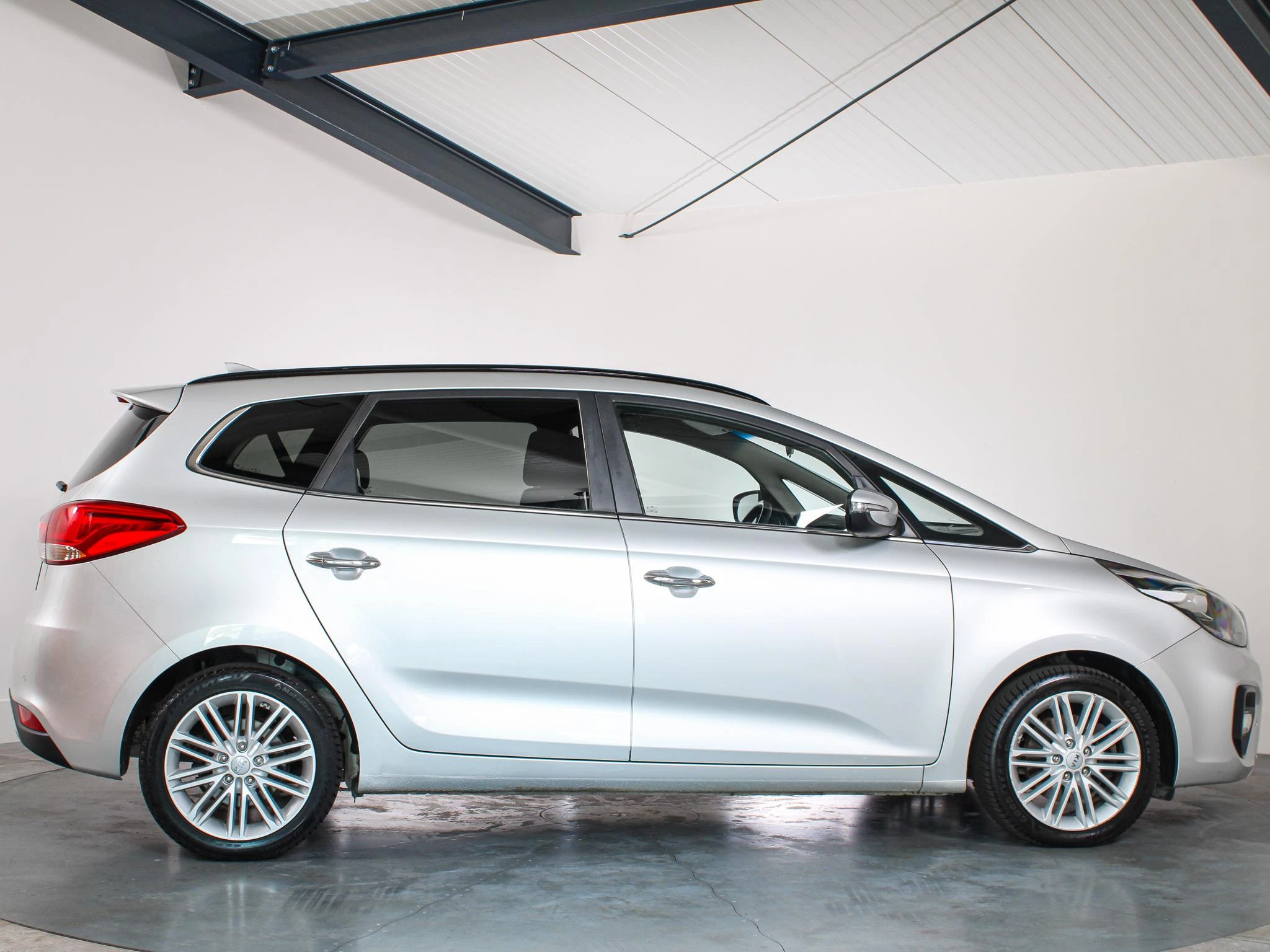 Hoofdafbeelding Kia Carens