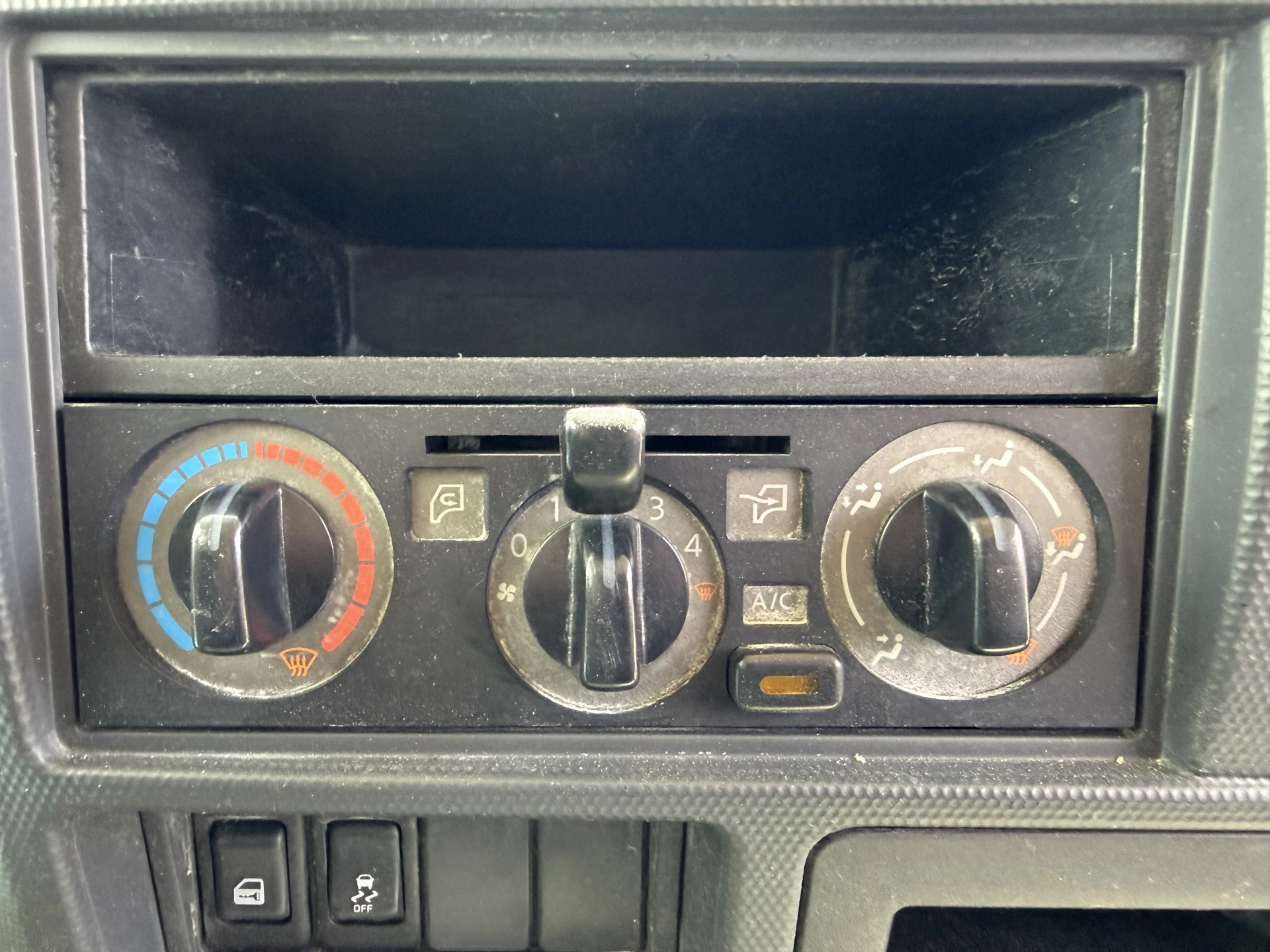 Hoofdafbeelding Nissan NT400