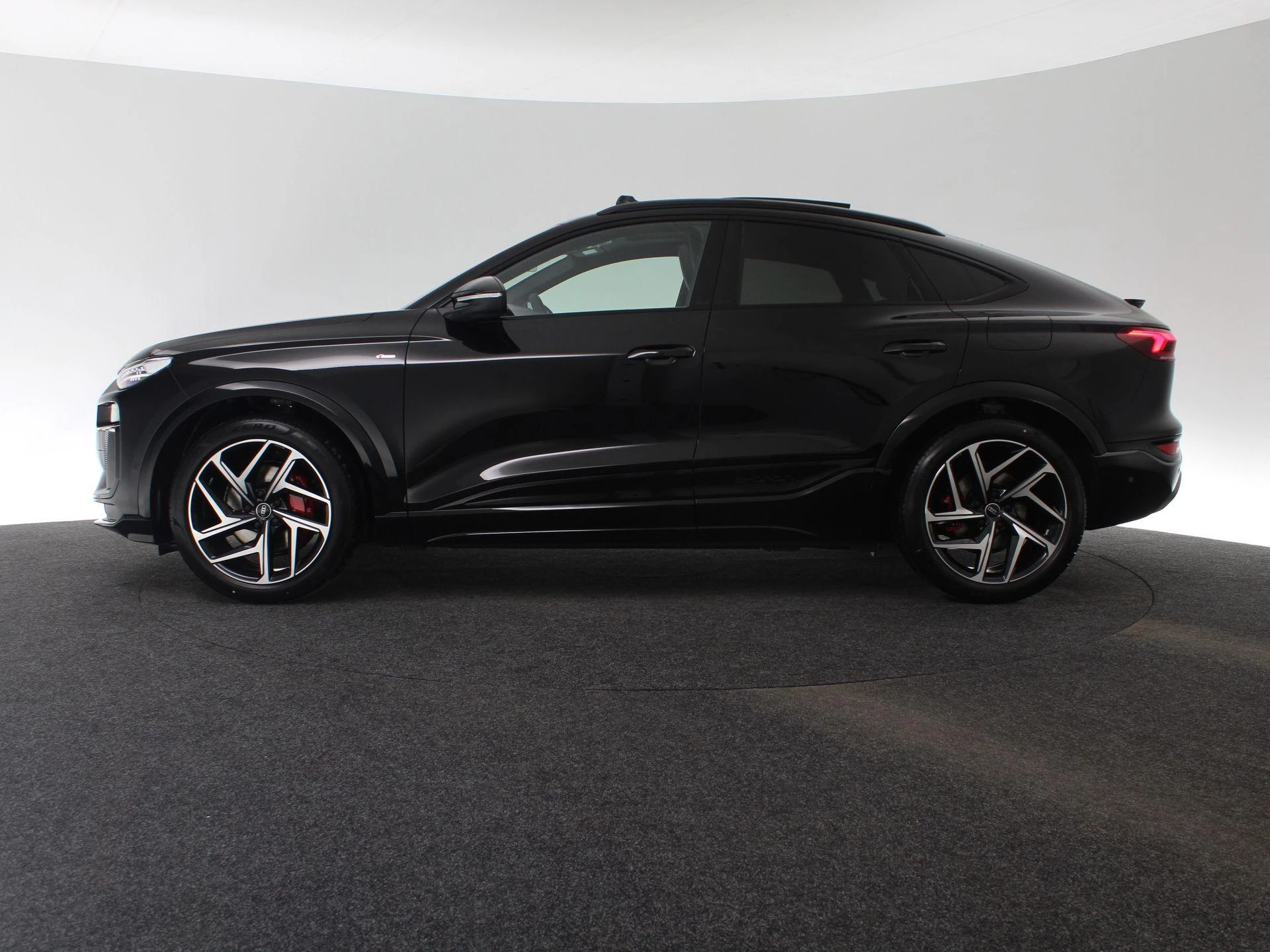 Hoofdafbeelding Audi Q6 e-tron