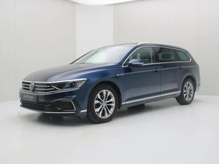 Volkswagen Passat Variant 1.4 TSI 218pk DSG6 GTE [ PANODAK+TREKHAAK+LED+CAMERA+CARPLAY+PDC+CLIMAAT ]