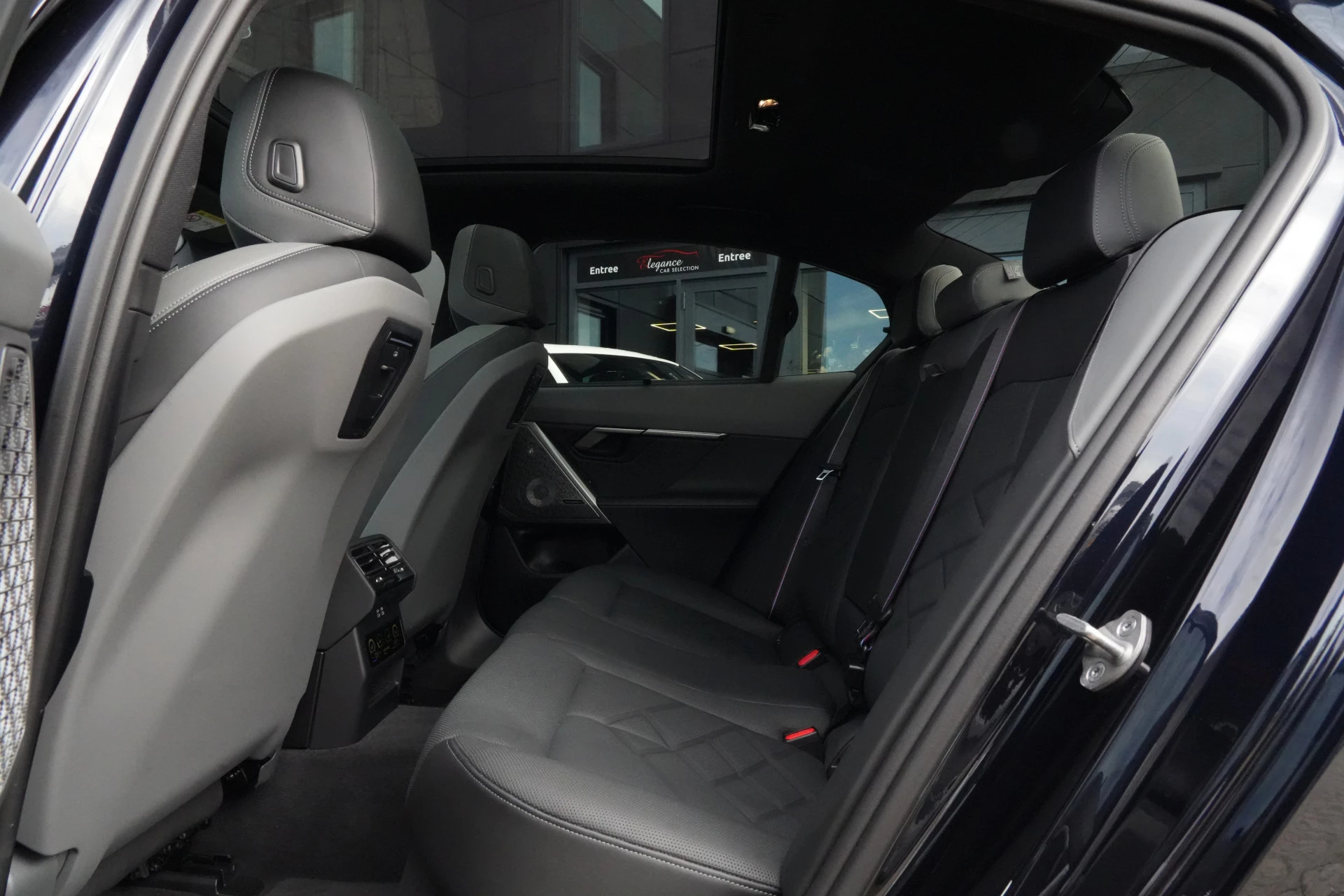 Hoofdafbeelding BMW i5