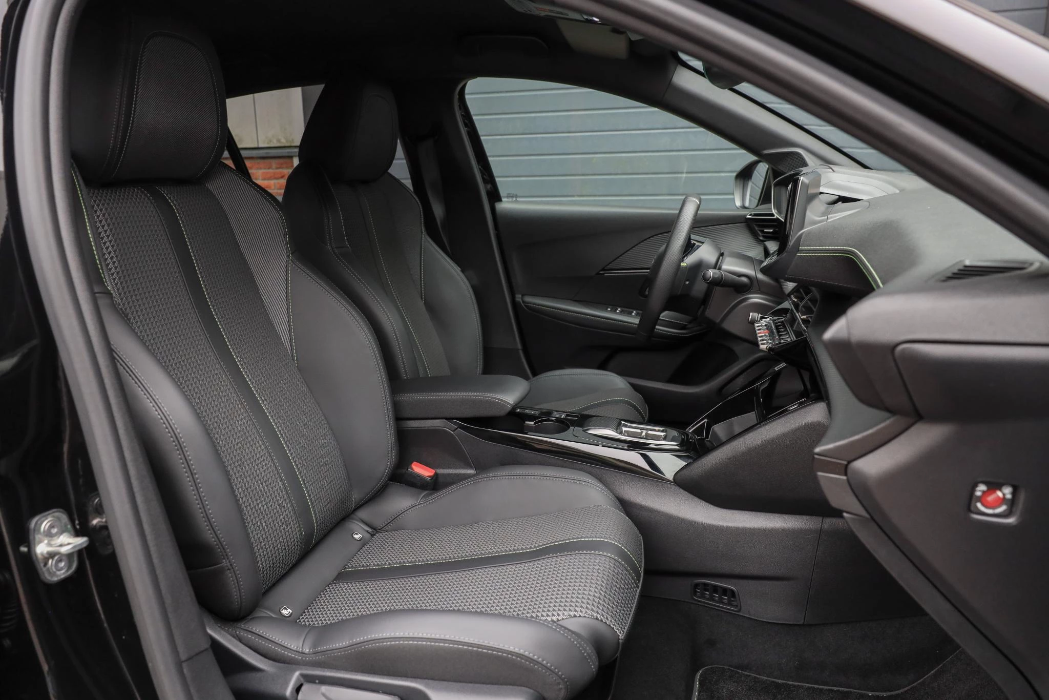 Hoofdafbeelding Peugeot e-208