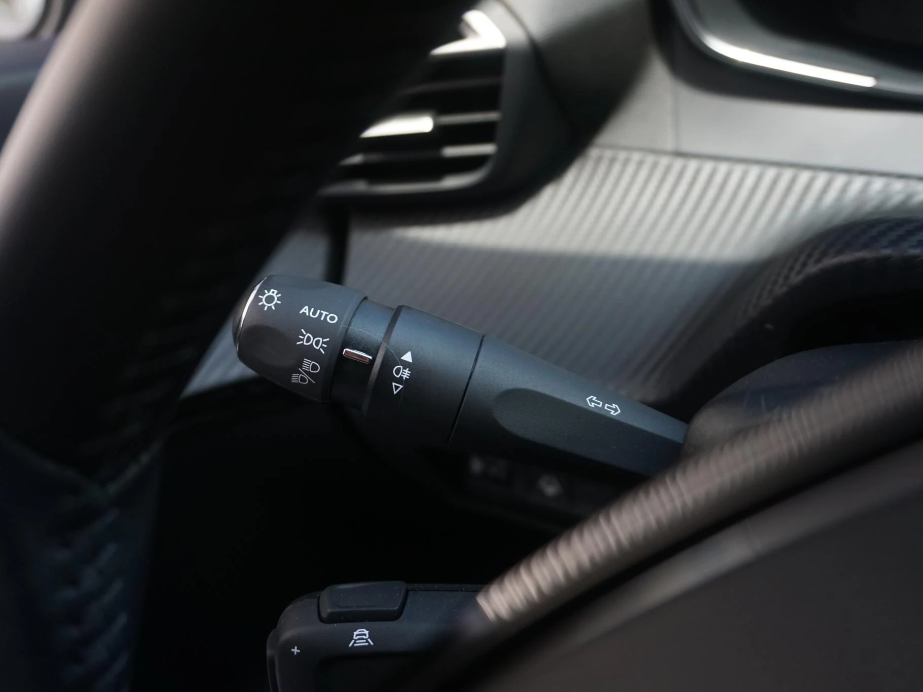 Hoofdafbeelding Peugeot e-208
