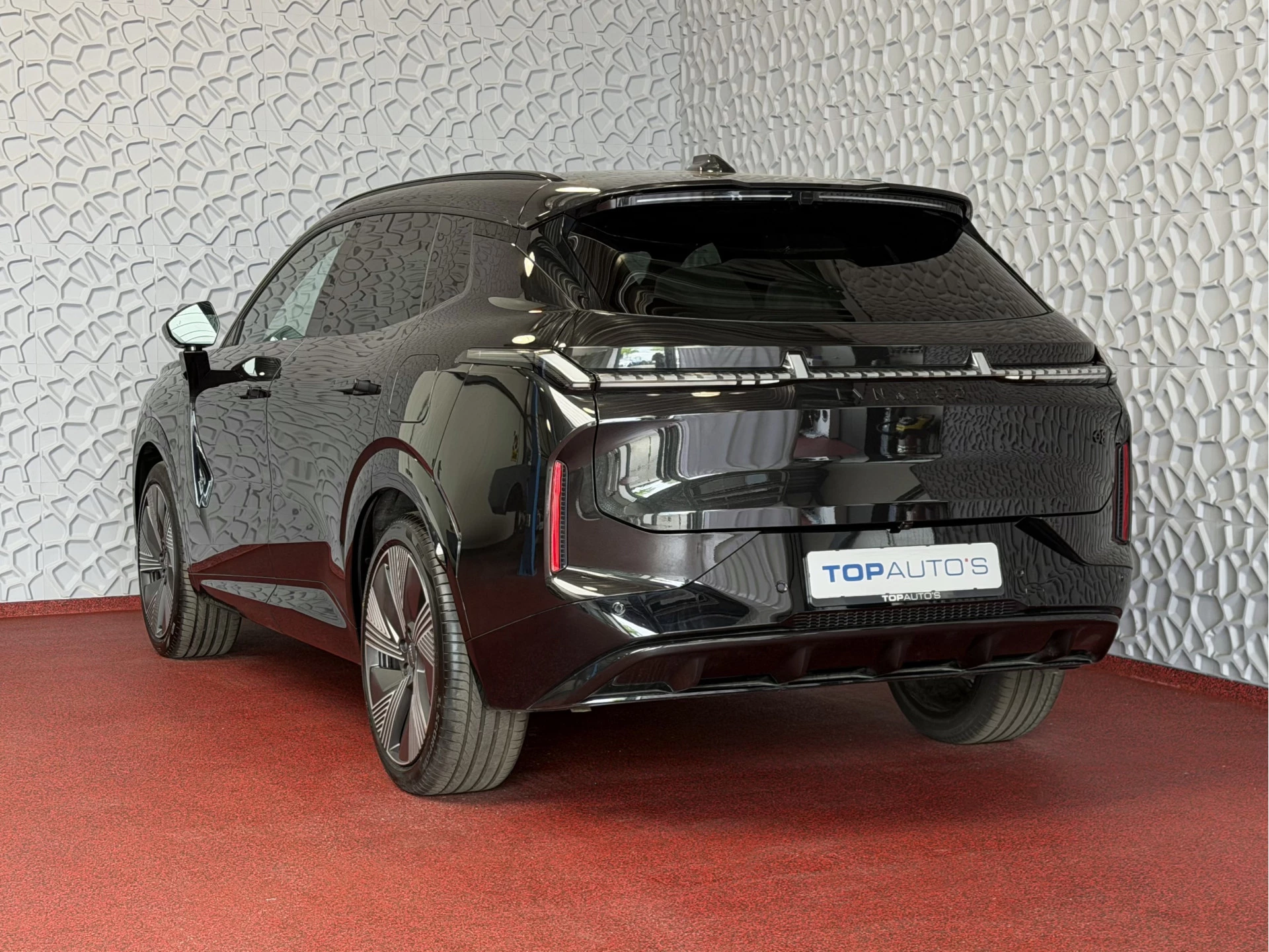 Hoofdafbeelding Lynk & Co 08