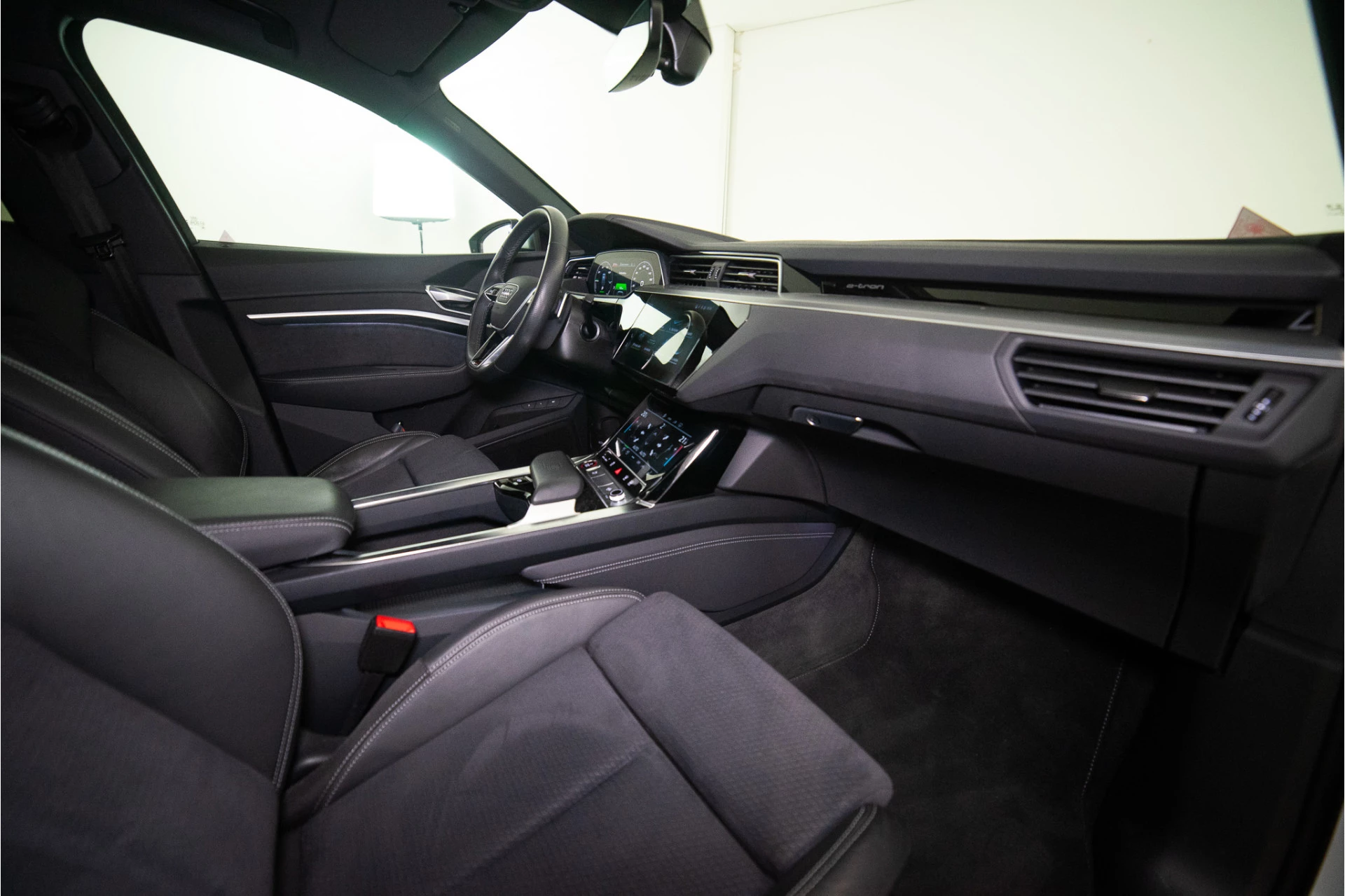 Hoofdafbeelding Audi e-tron