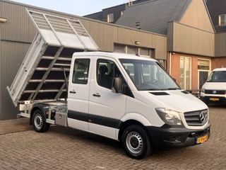 Hoofdafbeelding Mercedes-Benz Sprinter Mercedes-Benz Sprinter 314 2.2 CDI 366 DC Kipper Airco Cruise controle Trekhaak 3500kg trekgewicht Navigatie Kieper Gereedschapskist 1e eigenaar ex Overheid Open laadbak Pick-up Euro 6