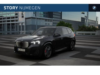 Hoofdafbeelding BMW iX1 BMW iX1 eDrive20 M Sport / Panoramadak / Sportstoelen / Adaptieve LED / M Adaptief onderstel / Comfort Access / Achteruitrijcamera / Stuurverwarming