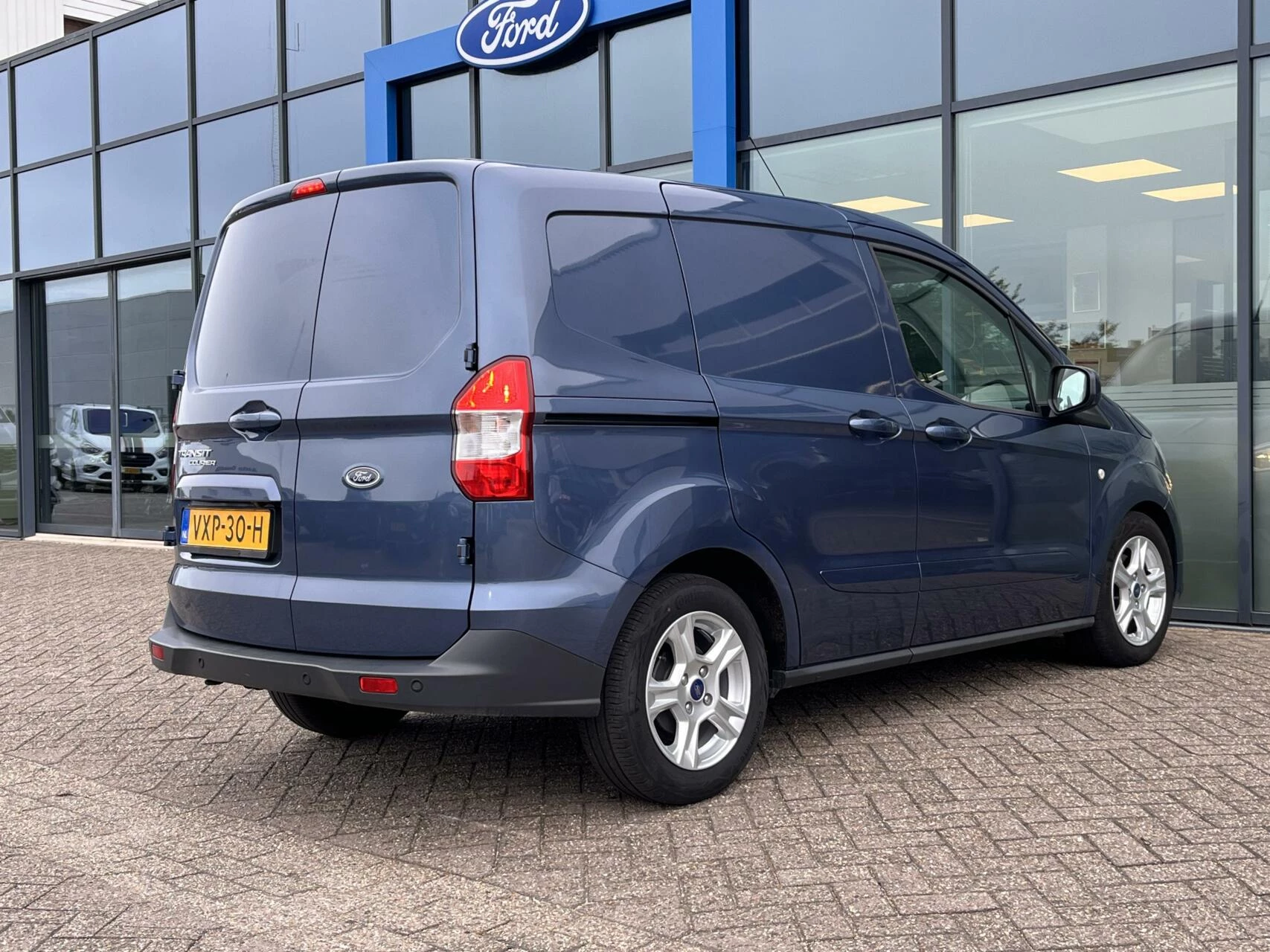 Hoofdafbeelding Ford Transit Courier