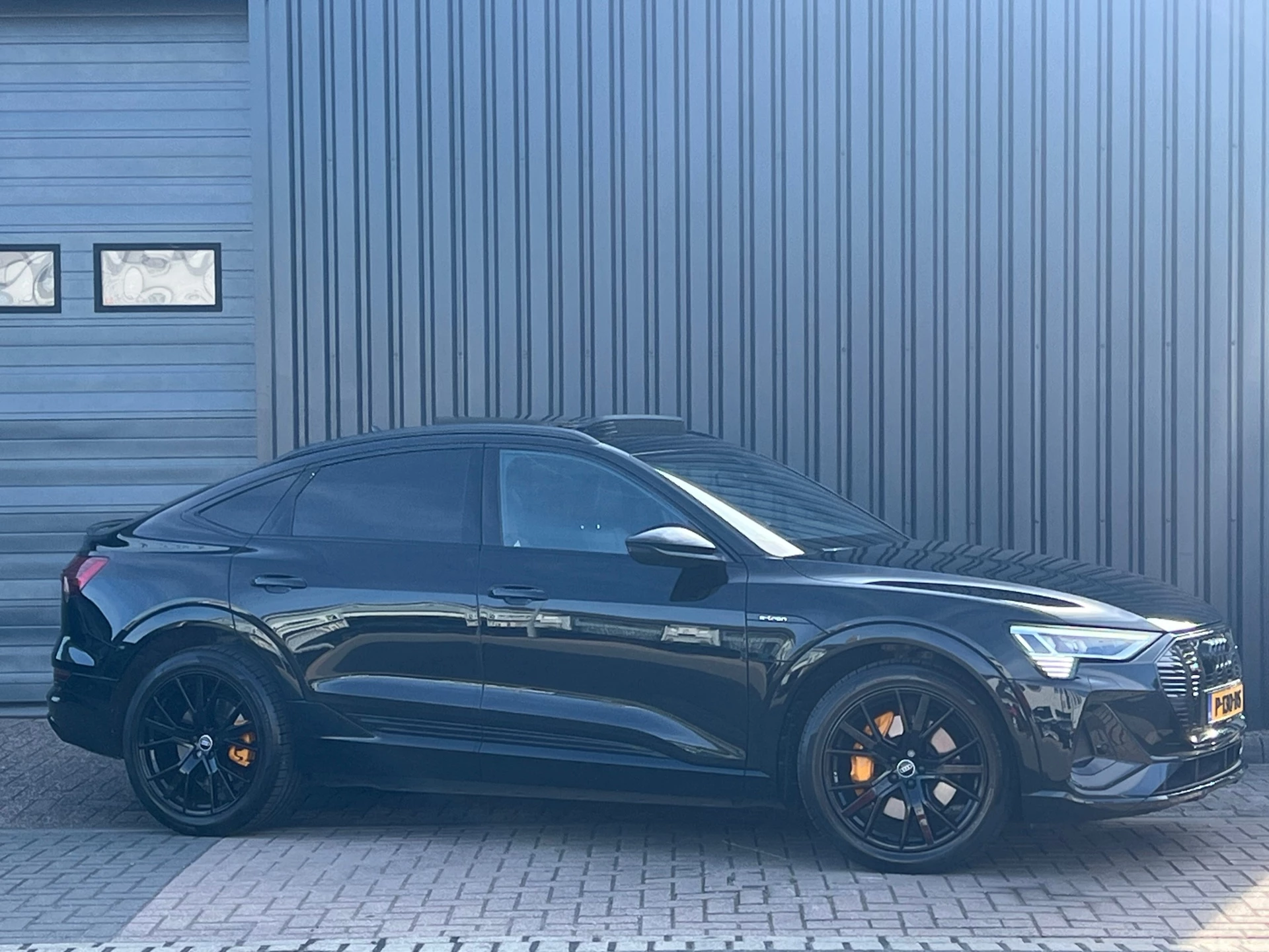Hoofdafbeelding Audi e-tron