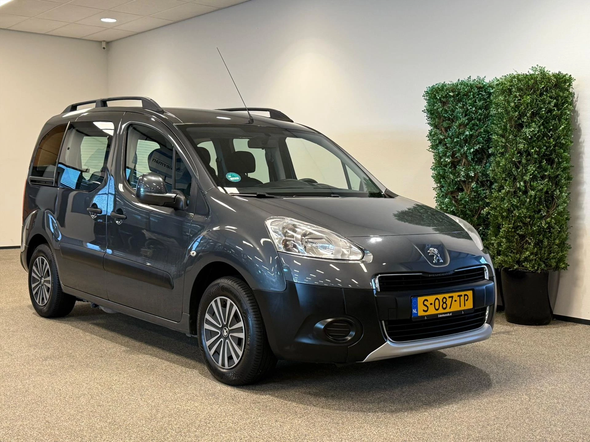 Hoofdafbeelding Peugeot Partner