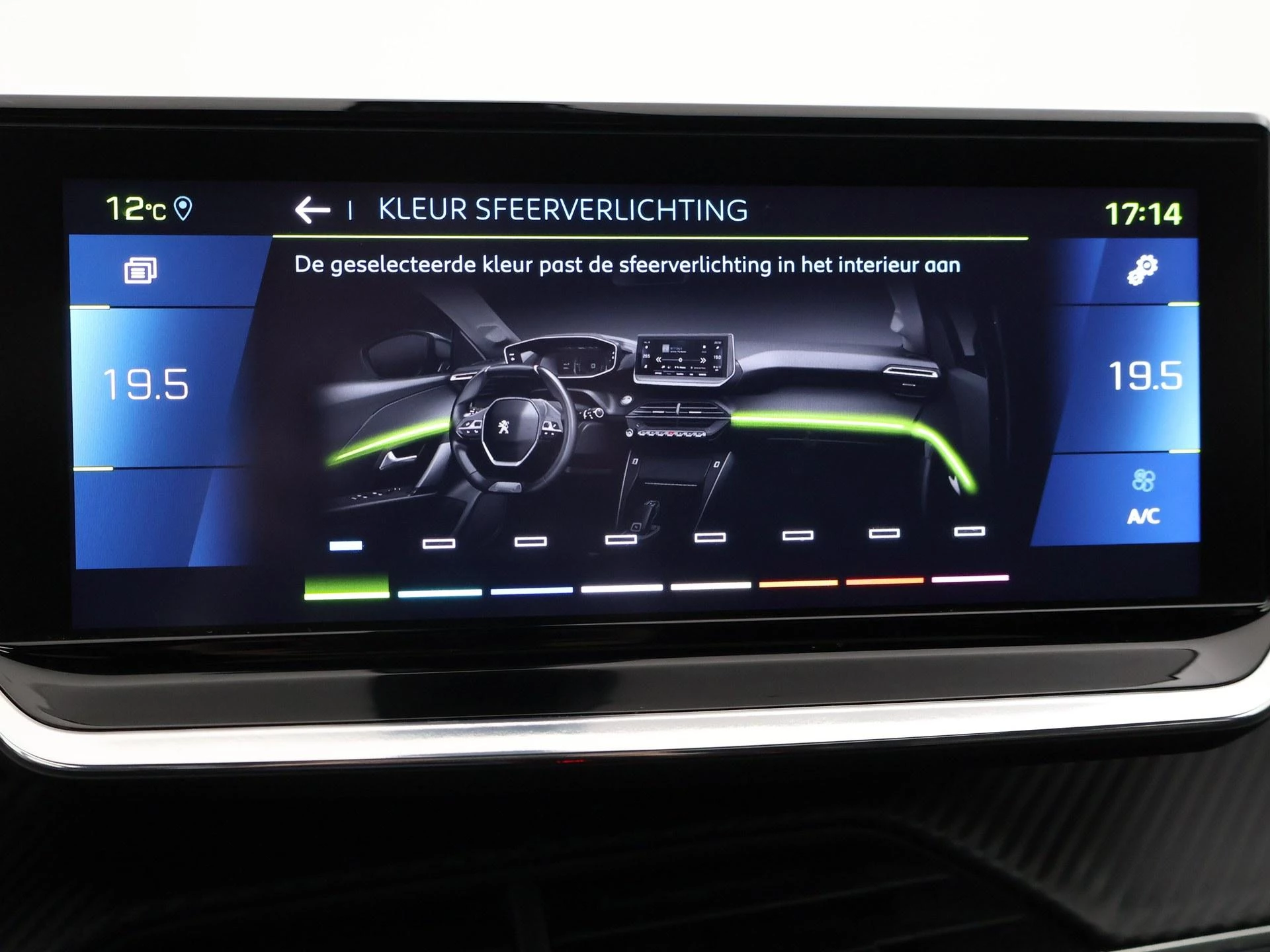 Hoofdafbeelding Peugeot e-2008