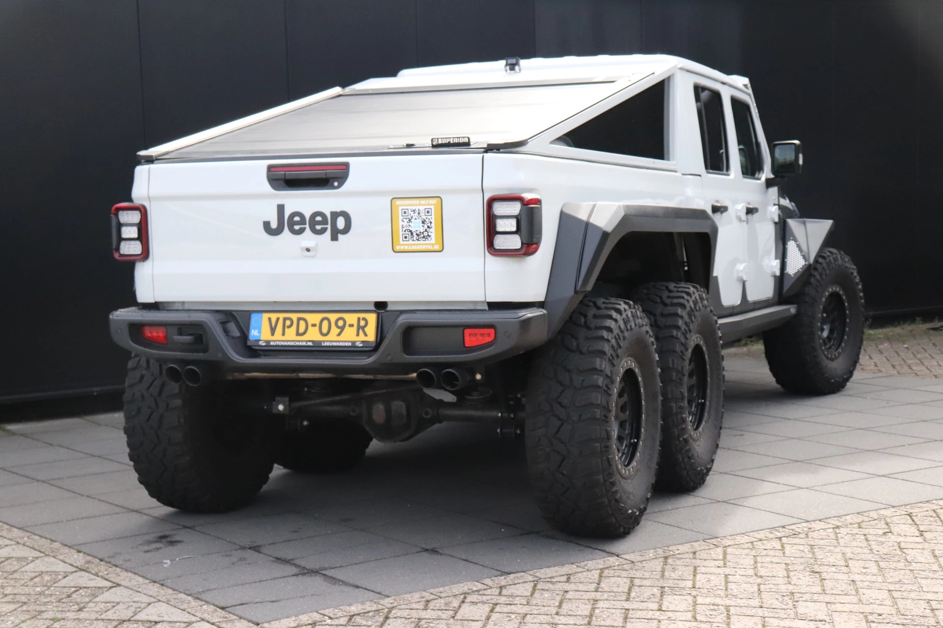 Hoofdafbeelding Jeep BRUTE | 246 PK | LEDER | CAMERA | NAVI | CRUISE | UNIEK NW-PRIJS 250.000,-