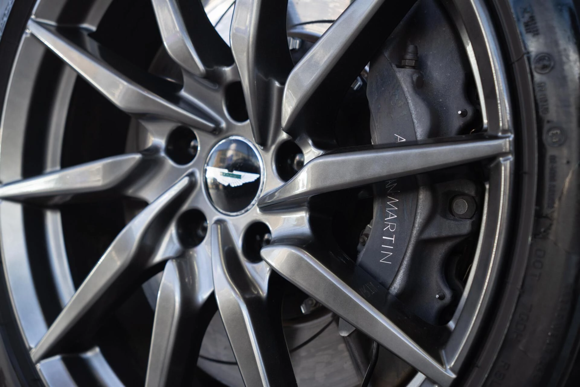 Hoofdafbeelding Aston Martin DB11