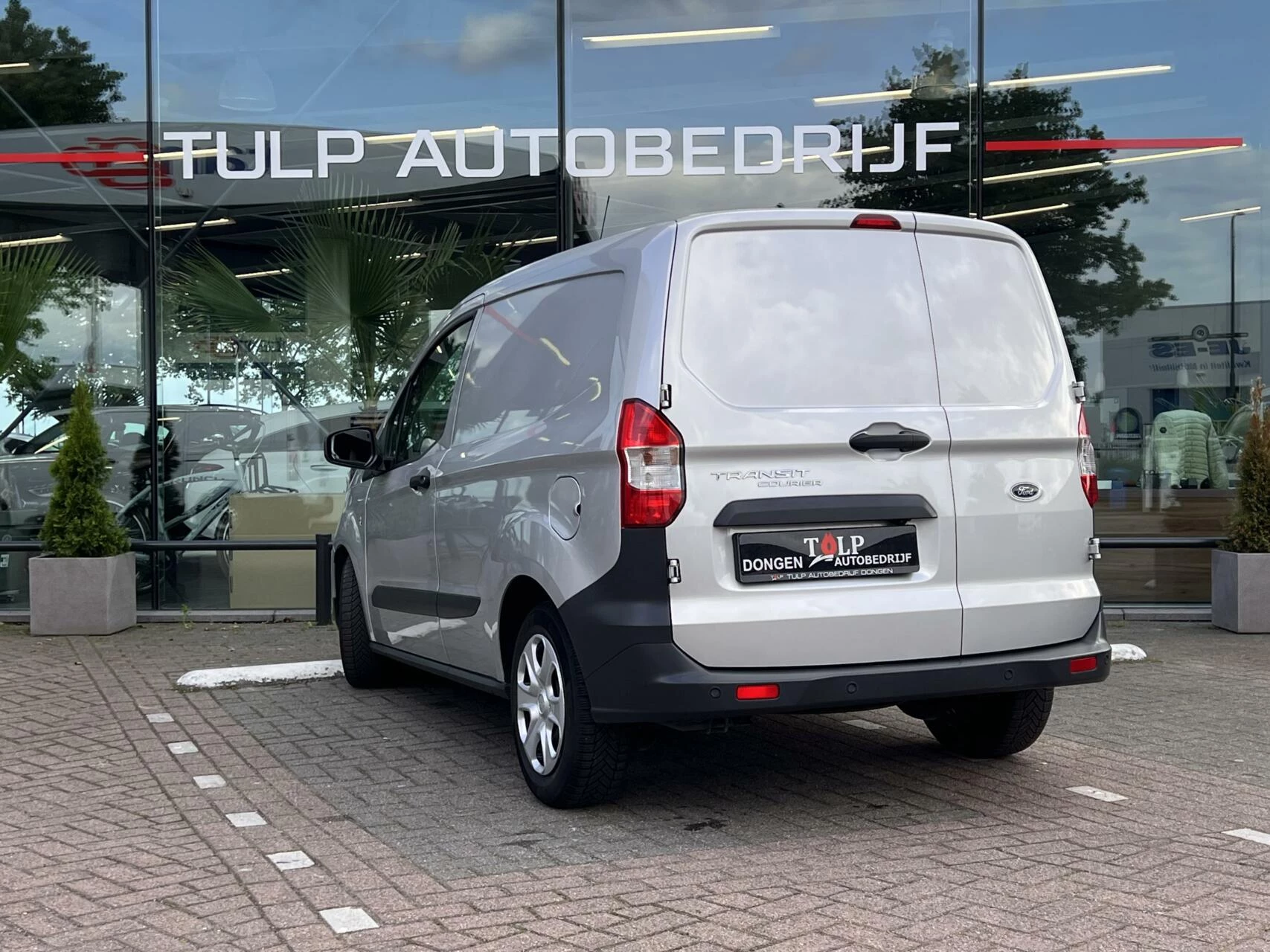 Hoofdafbeelding Ford Transit Courier