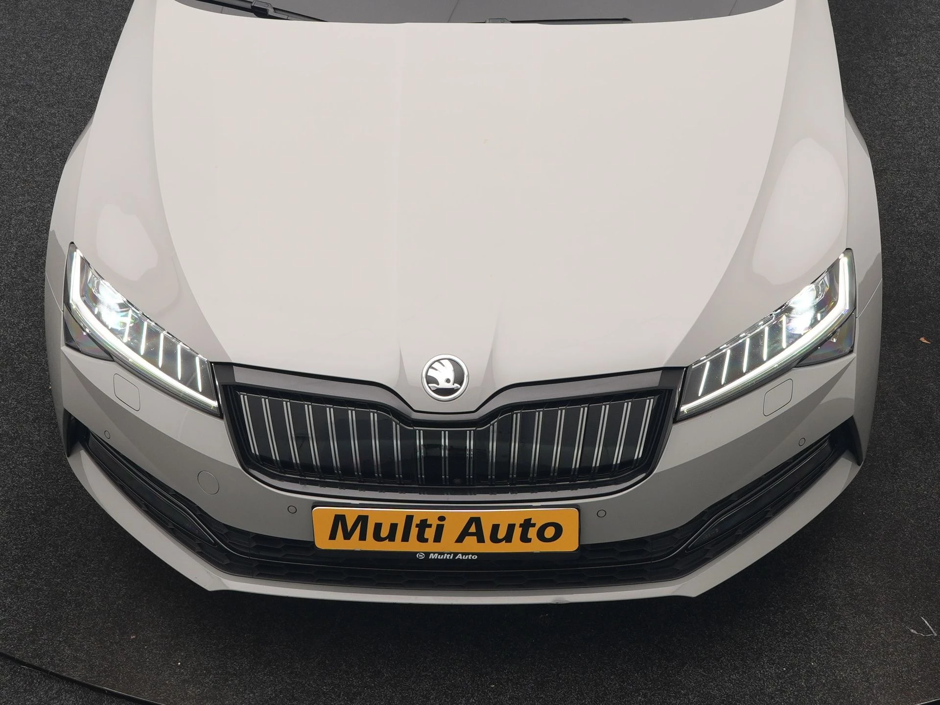 Hoofdafbeelding Škoda Superb