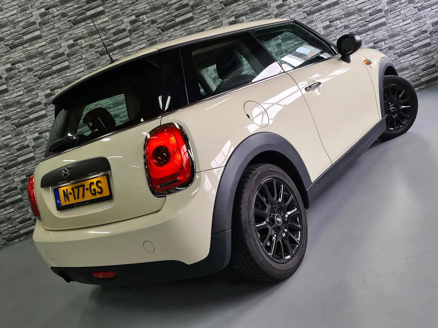 Hoofdafbeelding MINI One