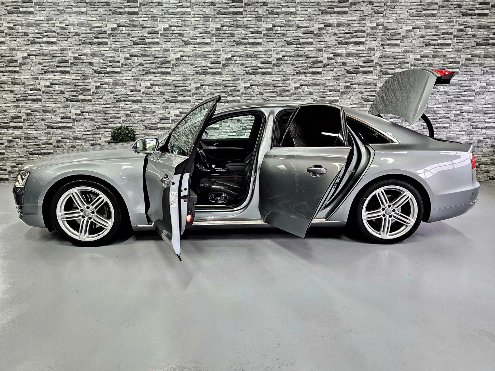 Hoofdafbeelding Audi A8