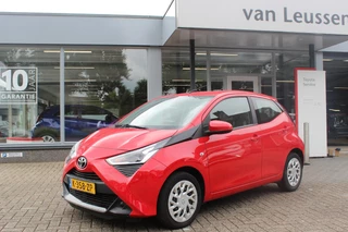 Toyota Aygo X-PLAY 5-DEURS APPLE/ANDROID DAB BLUETOOTH EL-RAMEN & SPIEGELS AIRCO