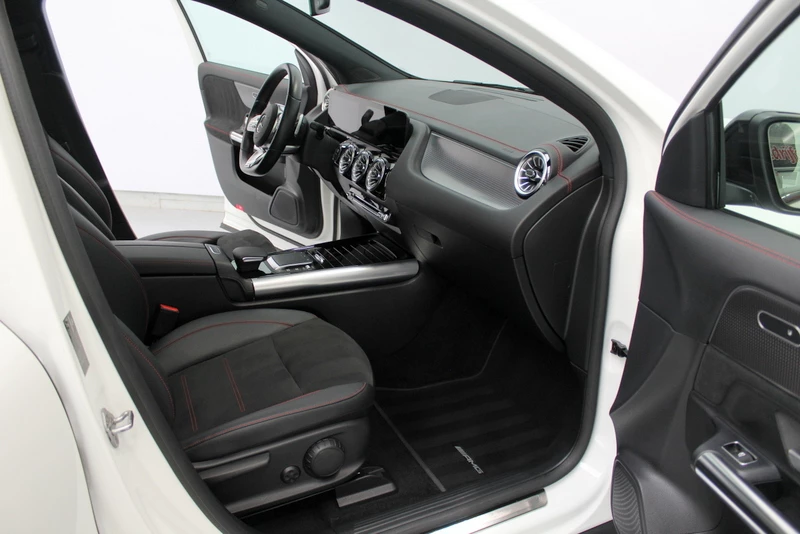 Hoofdafbeelding Mercedes-Benz EQA