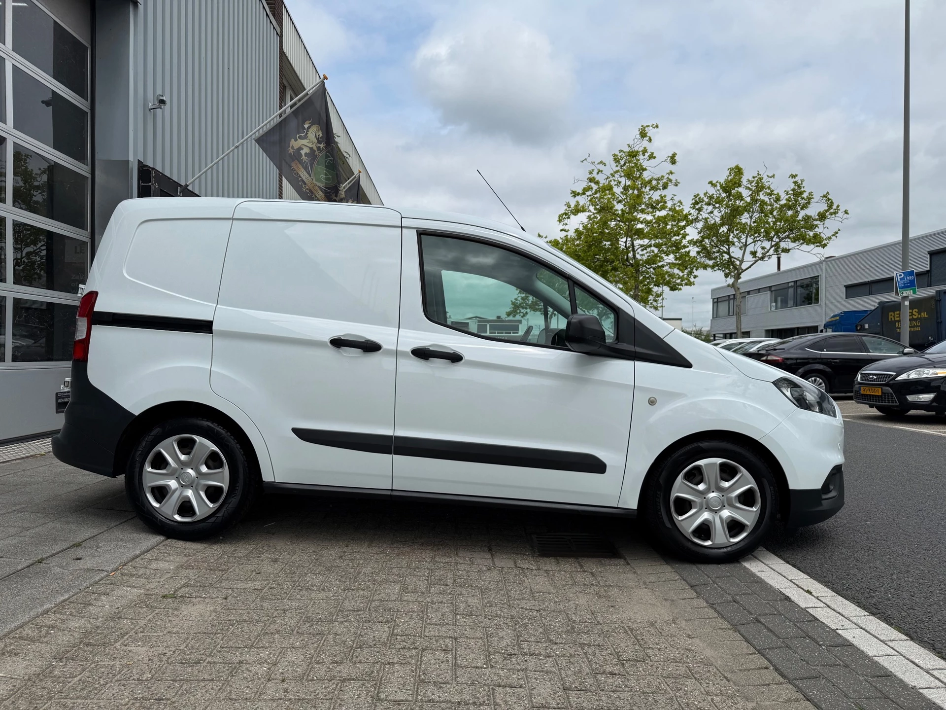 Hoofdafbeelding Ford Transit Courier