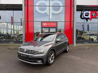 Hoofdafbeelding Volkswagen Tiguan Volkswagen Tiguan 2.0 TSI 4Motion R-Line /Pano /360cam/Trekhaak