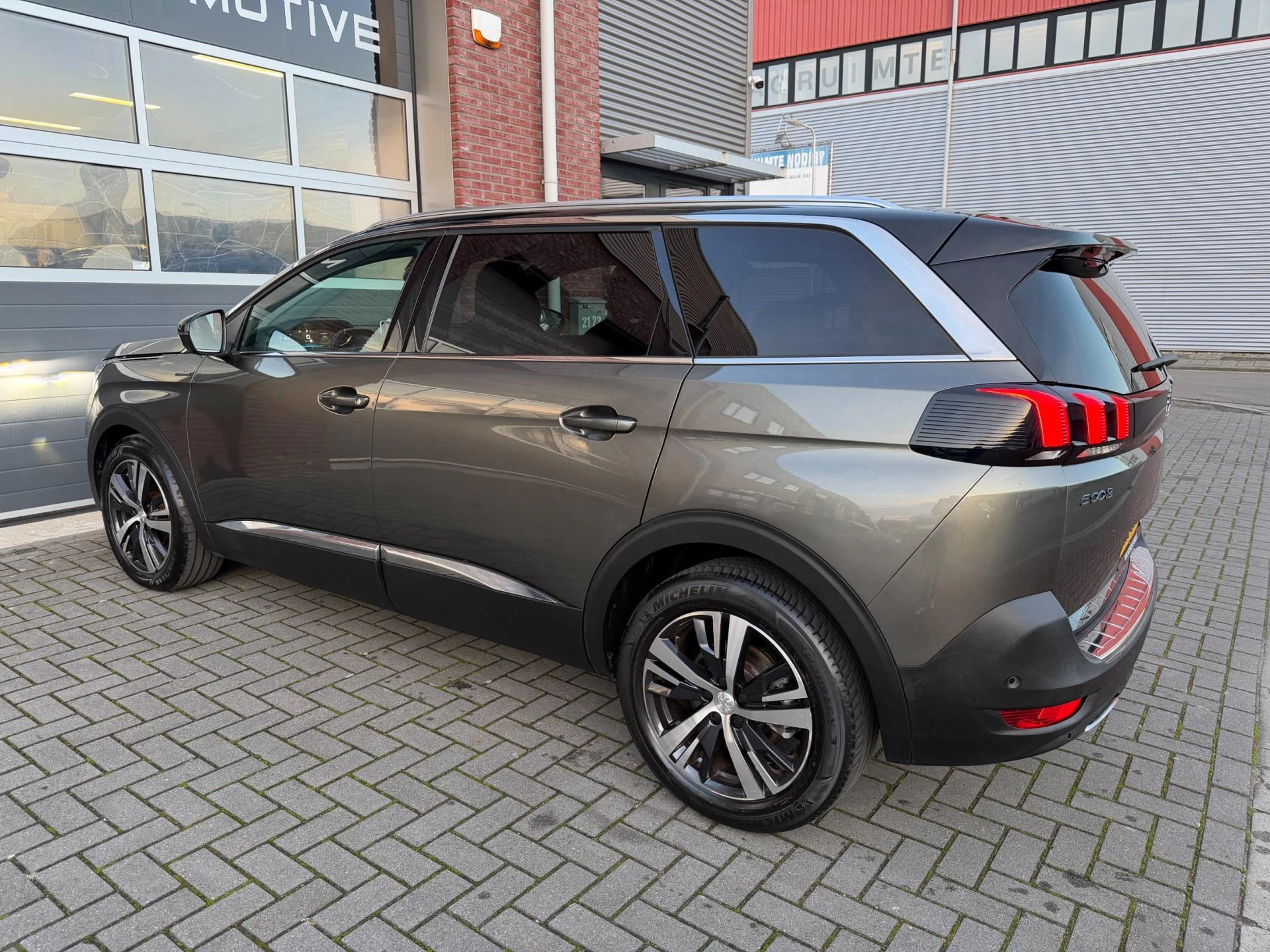 Hoofdafbeelding Peugeot 5008