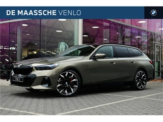BMW 5 Serie Touring 530e M Sport Automaat / Panoramadak / Trekhaak / Bowers & Wilkins / Adaptieve LED / Comfort Access / Parking Assistant Plus / Stuurverwarming