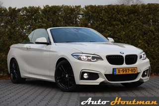 BMW 2-serie Cabrio 220i Aut. M Aerodynamica Sport Plus High Executive Pack Alcantara|Apple Carplay|Dealer onderhouden|Stoelverw.|Adapt. Led|Pdc|Lmv|Trhk afn.|23DKM!