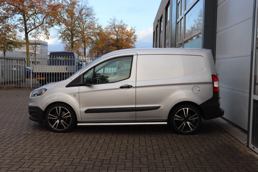 Hoofdafbeelding Ford Transit Courier