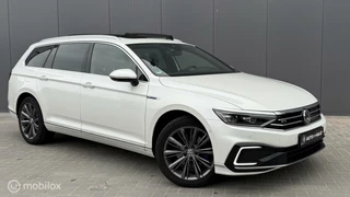 Volkswagen Passat GTE I Pano l Dynaudio | Trekhaak