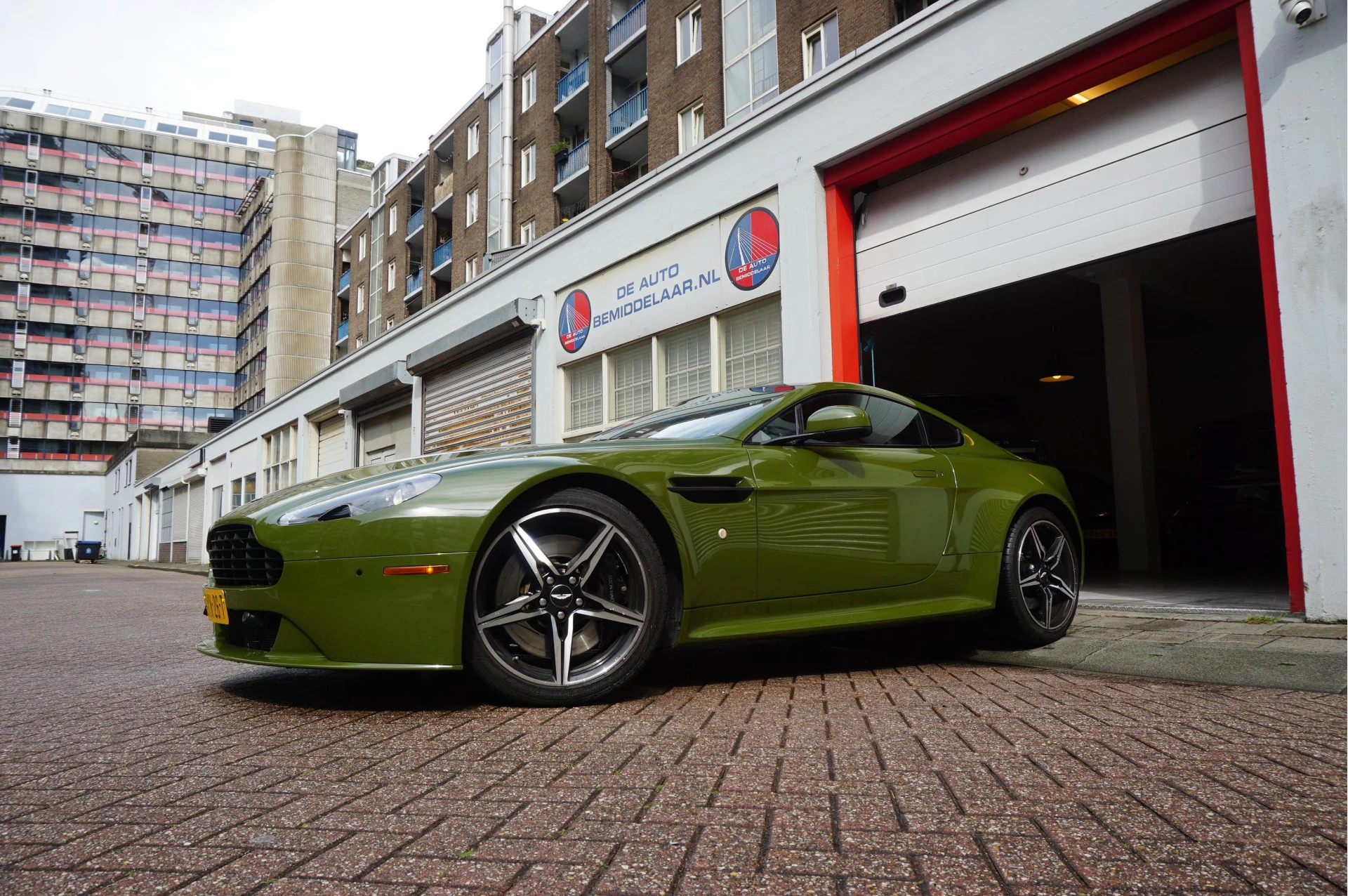 Hoofdafbeelding Aston Martin V8 Vantage