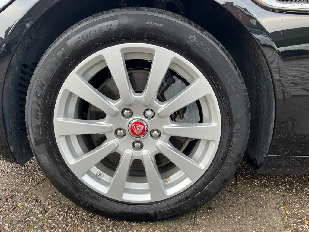 Hoofdafbeelding Jaguar XE