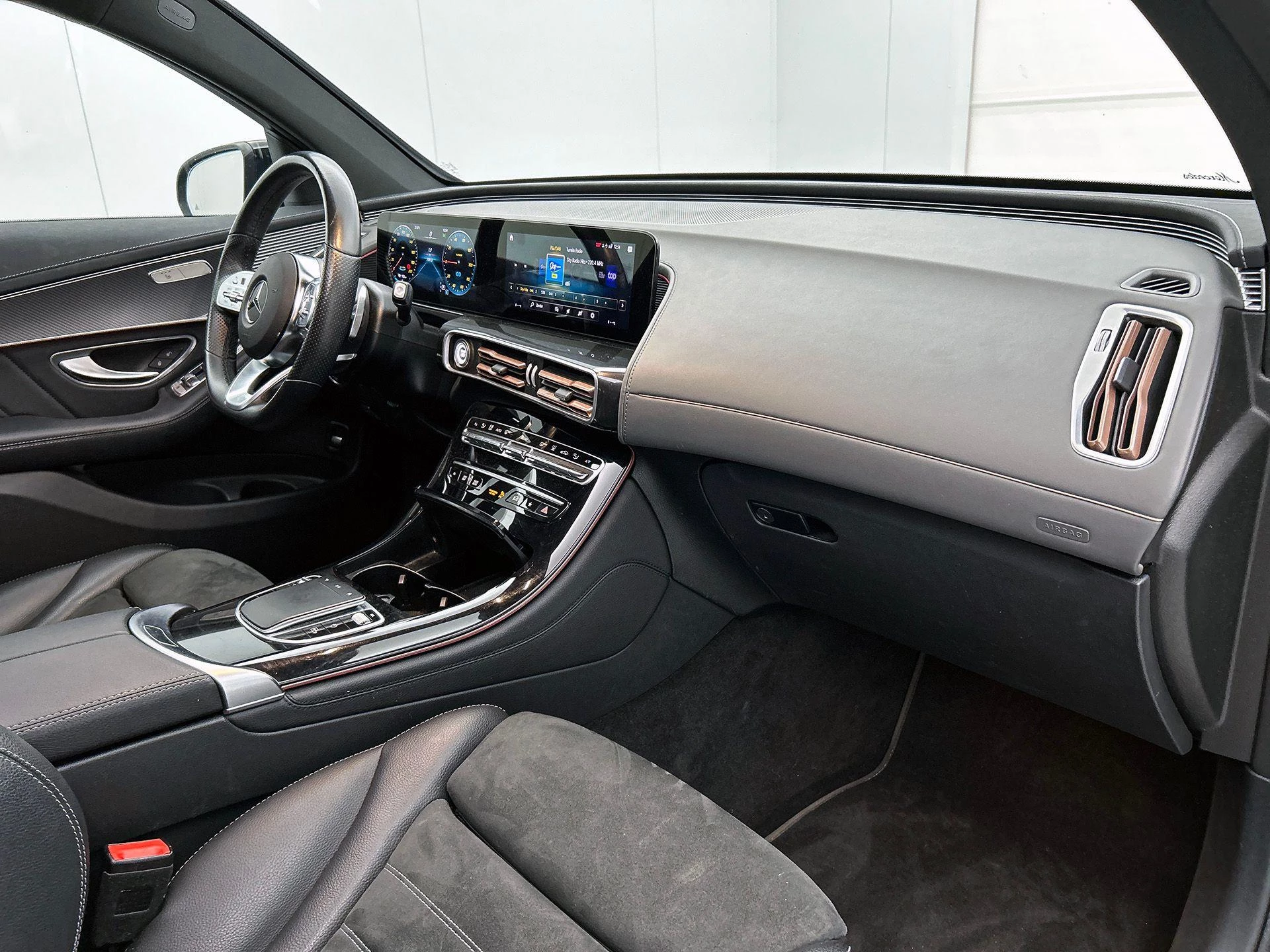 Hoofdafbeelding Mercedes-Benz EQC