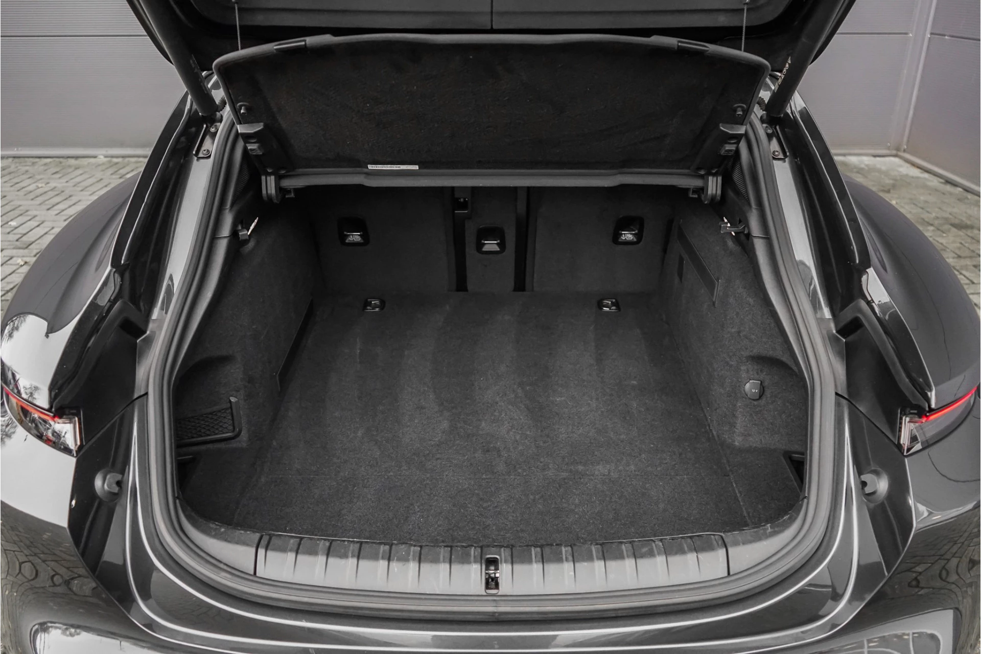 Hoofdafbeelding Porsche Taycan