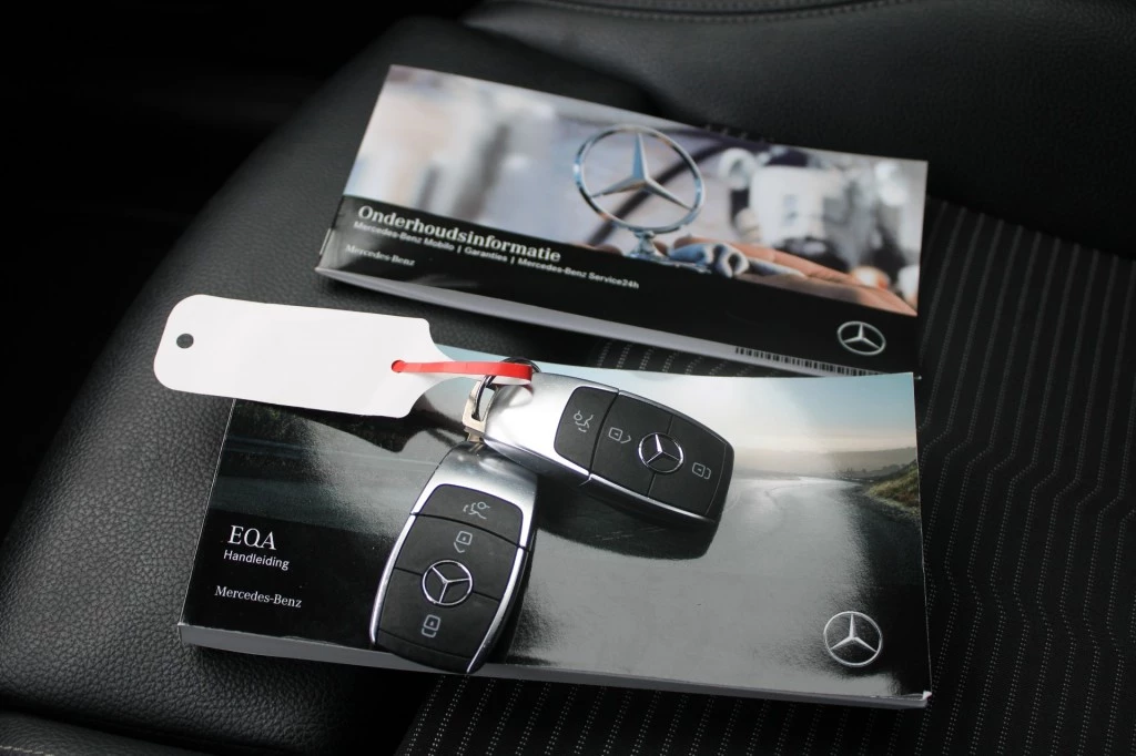 Hoofdafbeelding Mercedes-Benz EQA