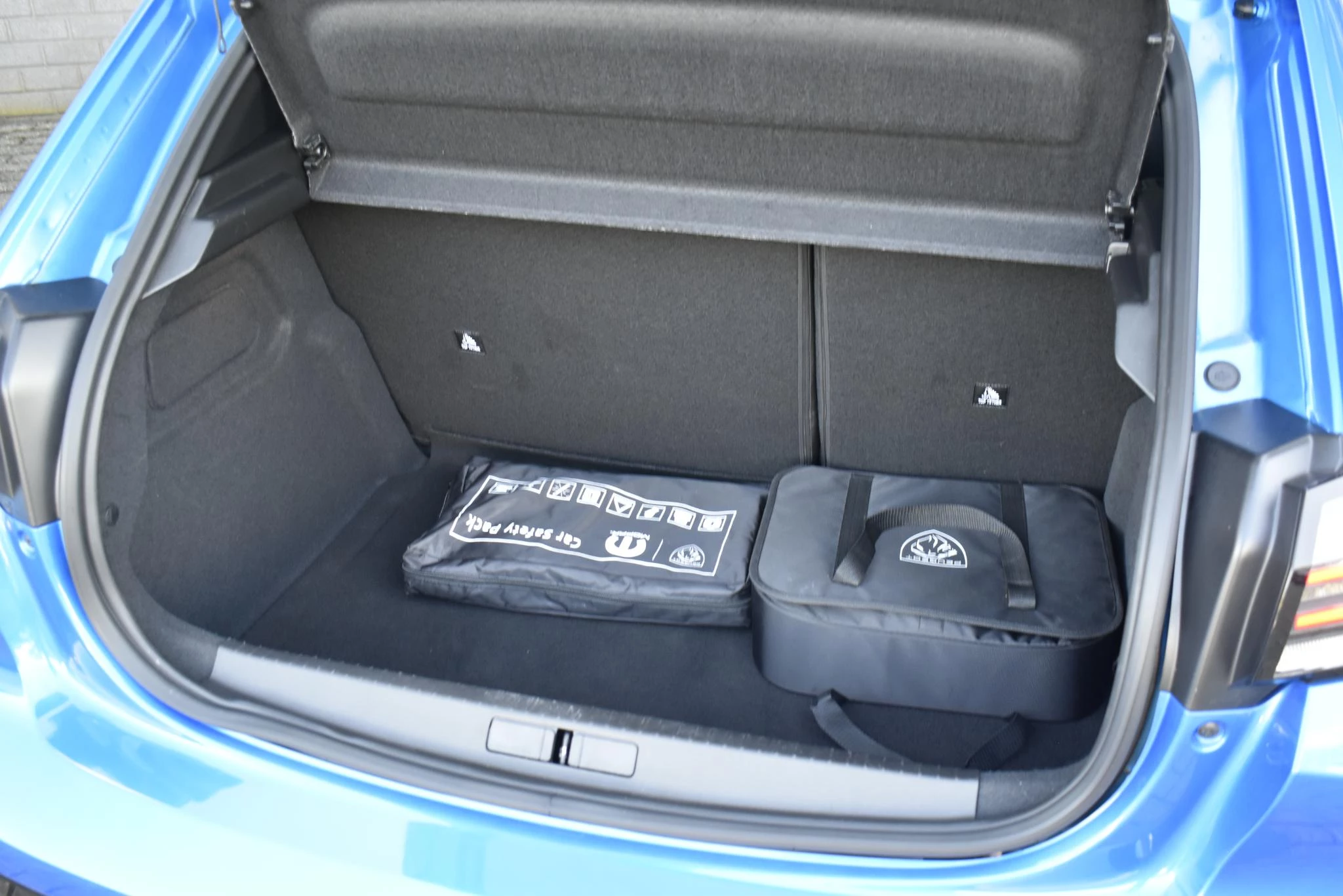 Hoofdafbeelding Peugeot e-208