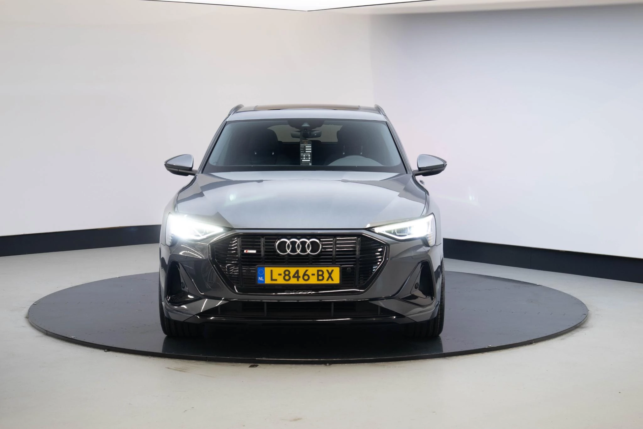 Hoofdafbeelding Audi e-tron