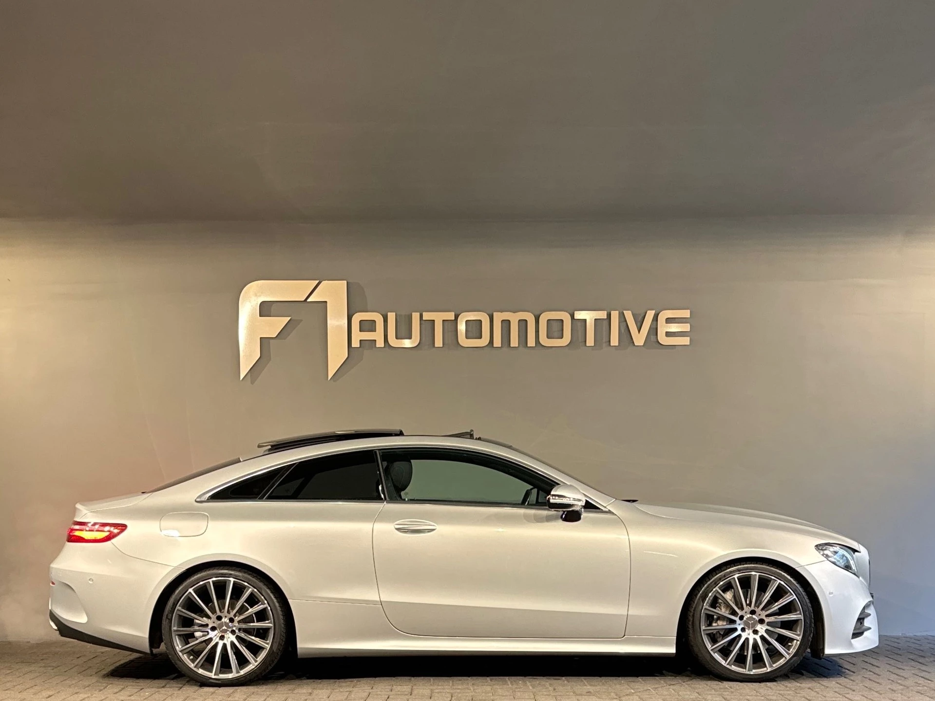 Hoofdafbeelding Mercedes-Benz E-Klasse