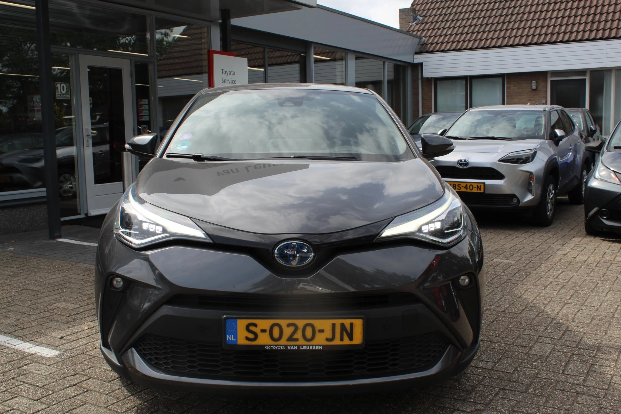 Hoofdafbeelding Toyota C-HR
