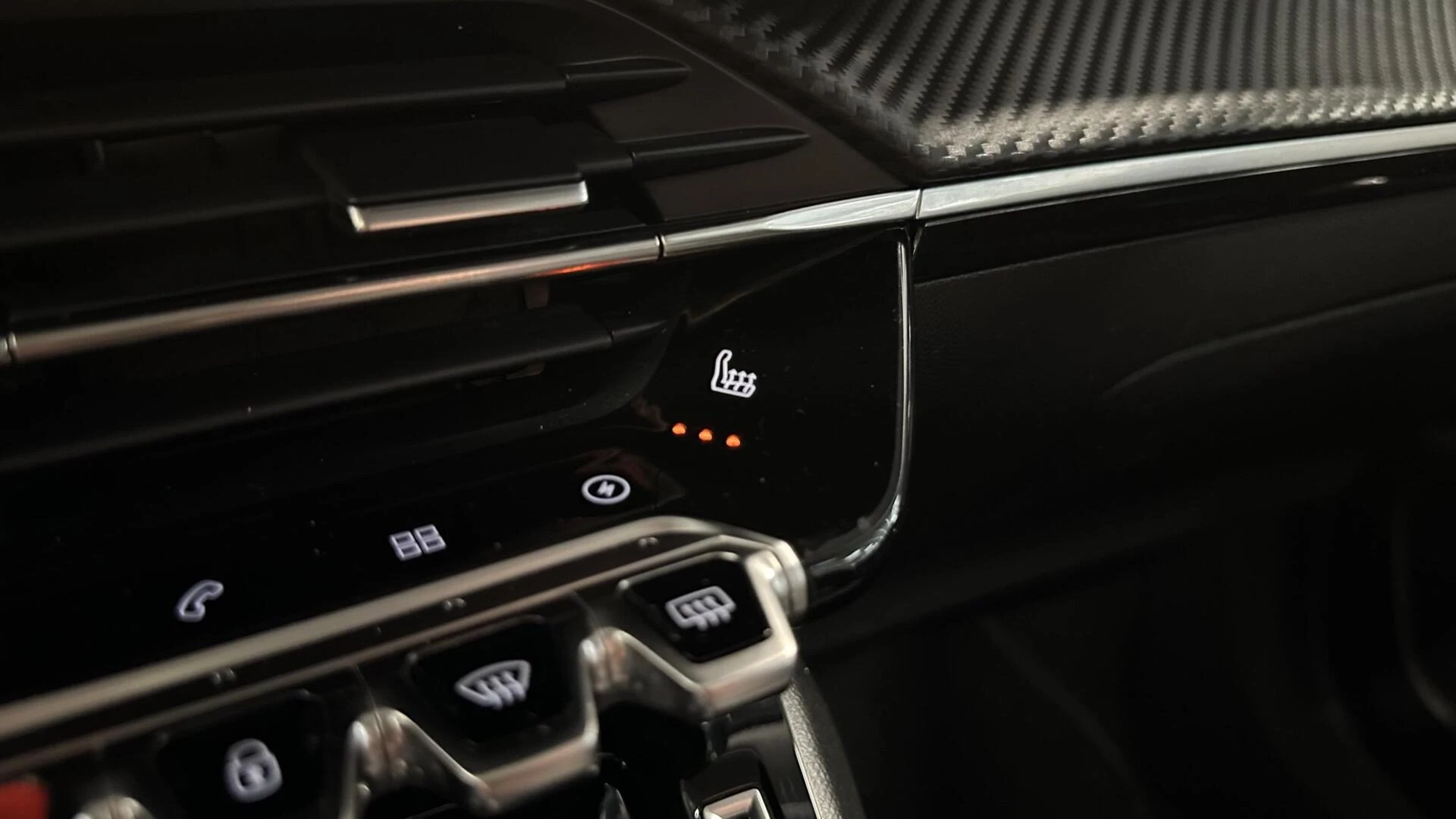 Hoofdafbeelding Peugeot e-2008