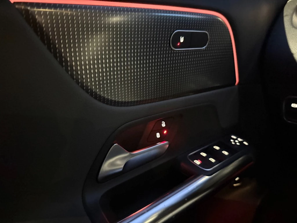 Hoofdafbeelding Mercedes-Benz EQA