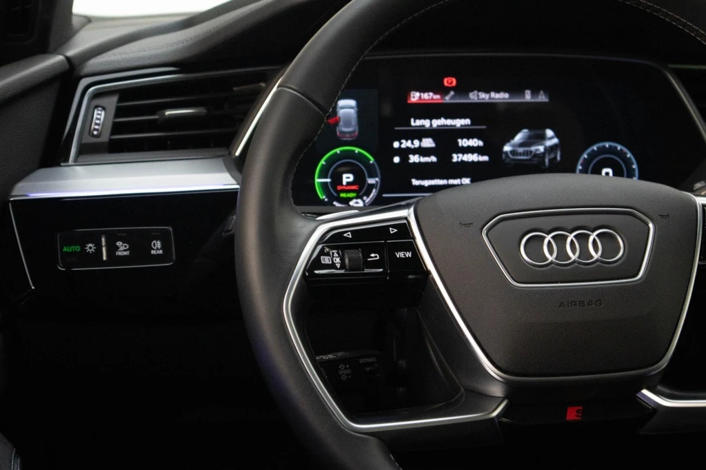 Hoofdafbeelding Audi e-tron