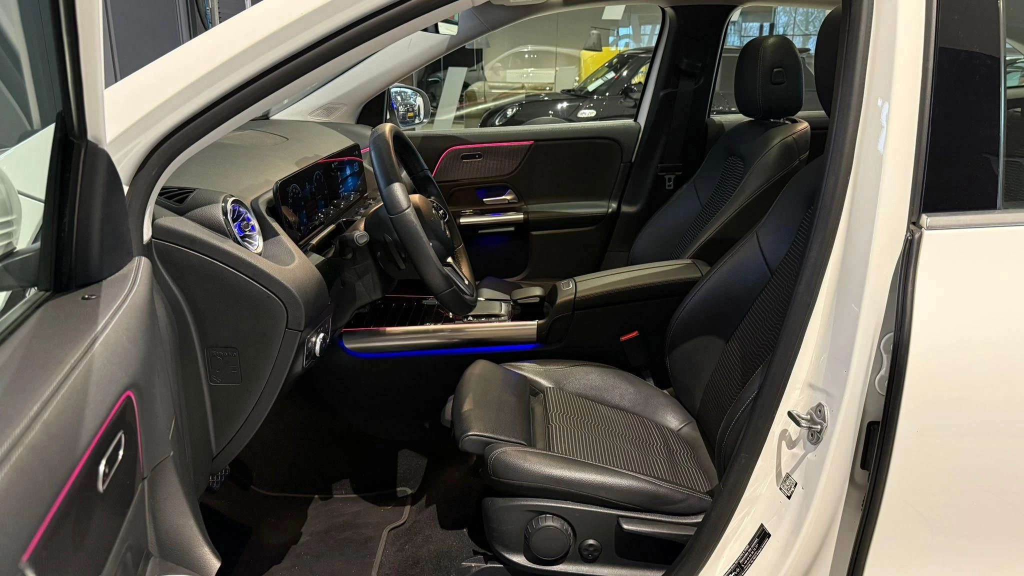 Hoofdafbeelding Mercedes-Benz EQA