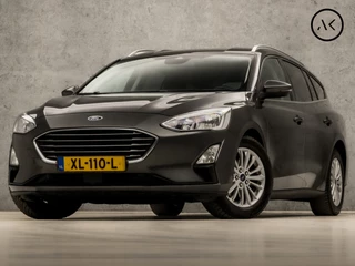 Ford Focus Wagon 1.0 EcoBoost Titanium Automaat (APPLE CARPLAY, GROOT NAVI, CLIMATE, TREKHAAK, GETINT GLAS, SPORTSTOELEN, PARKEERSENSOREN, KEYLESS, NIEUWE APK, NIEUWSTAAT)