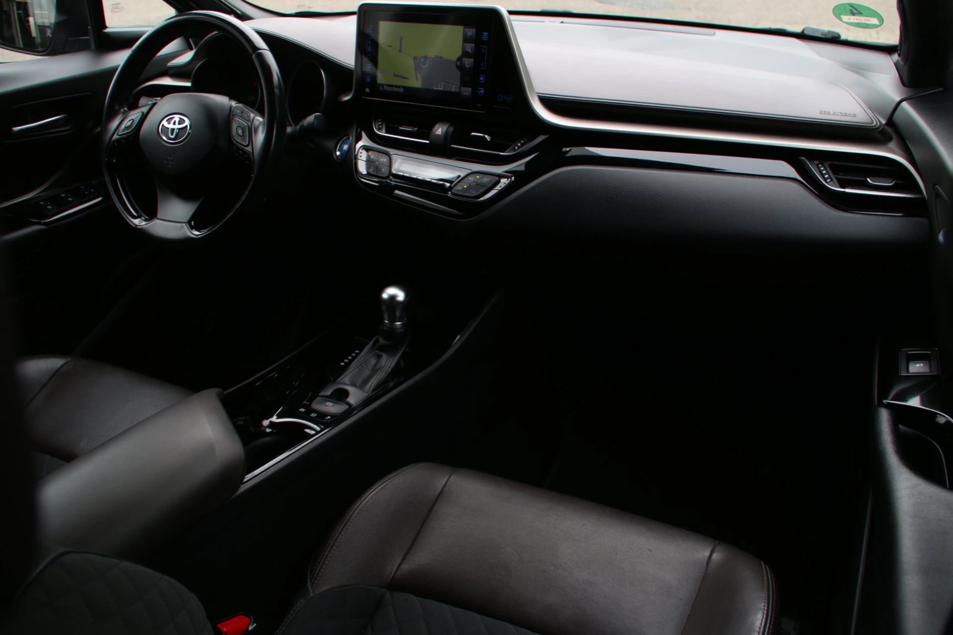 Hoofdafbeelding Toyota C-HR