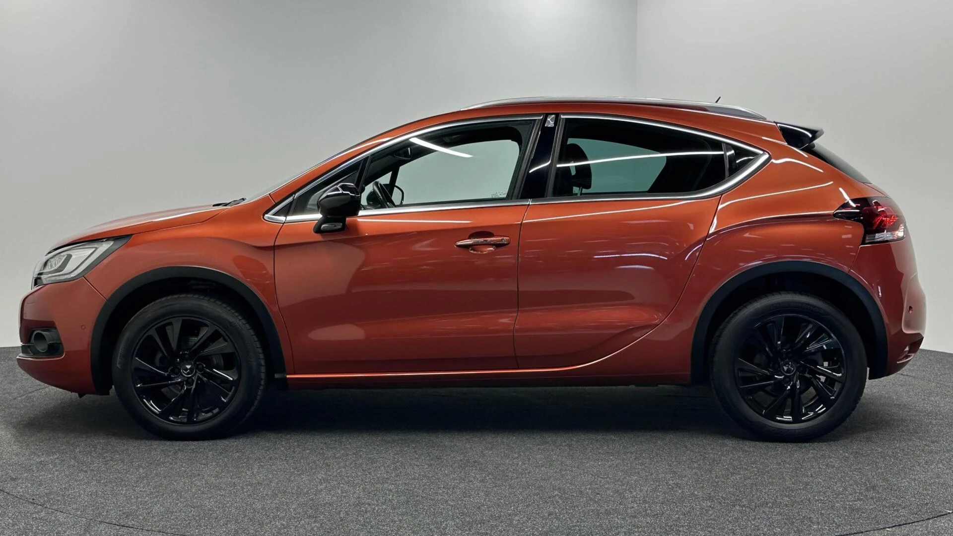 Hoofdafbeelding DS DS 4
